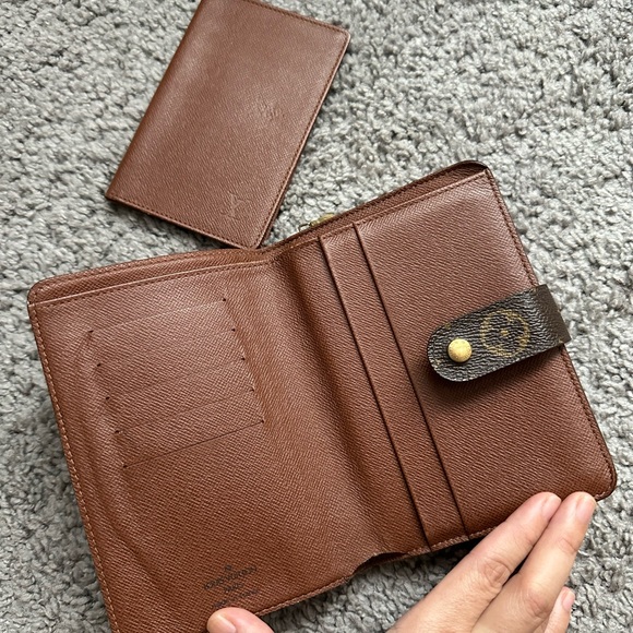 LV COMPACT WALLET MM SIZE - Picture 3 of 9
